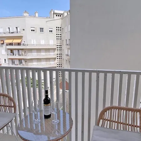 Charme, Clim, Terrasse, & Centre-ville דירה *
